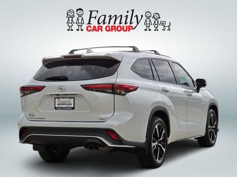 Used 2022 Toyota Highlander XSE image 4