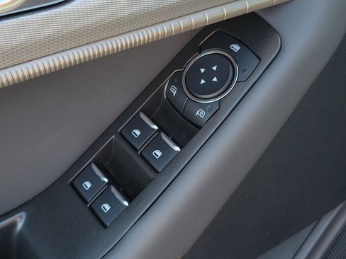 Used 2025 Ford Explorer Active w/ Active Comfort Package image 16