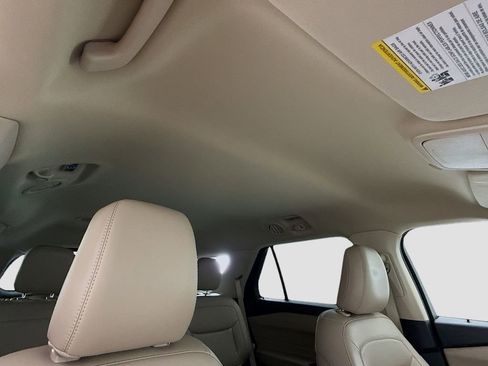 Used 2022 Ford Explorer XLT w/ Equipment Group 202A image 17