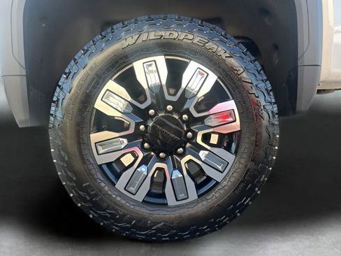 Used 2024 GMC Sierra 3500 Denali w/ Denali Reserve Package AWD/4WD image 11