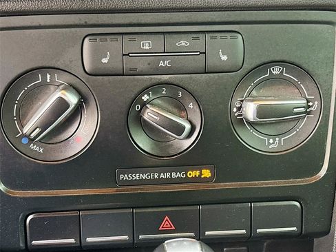 Used 2013 Volkswagen Beetle 2.5 image 15