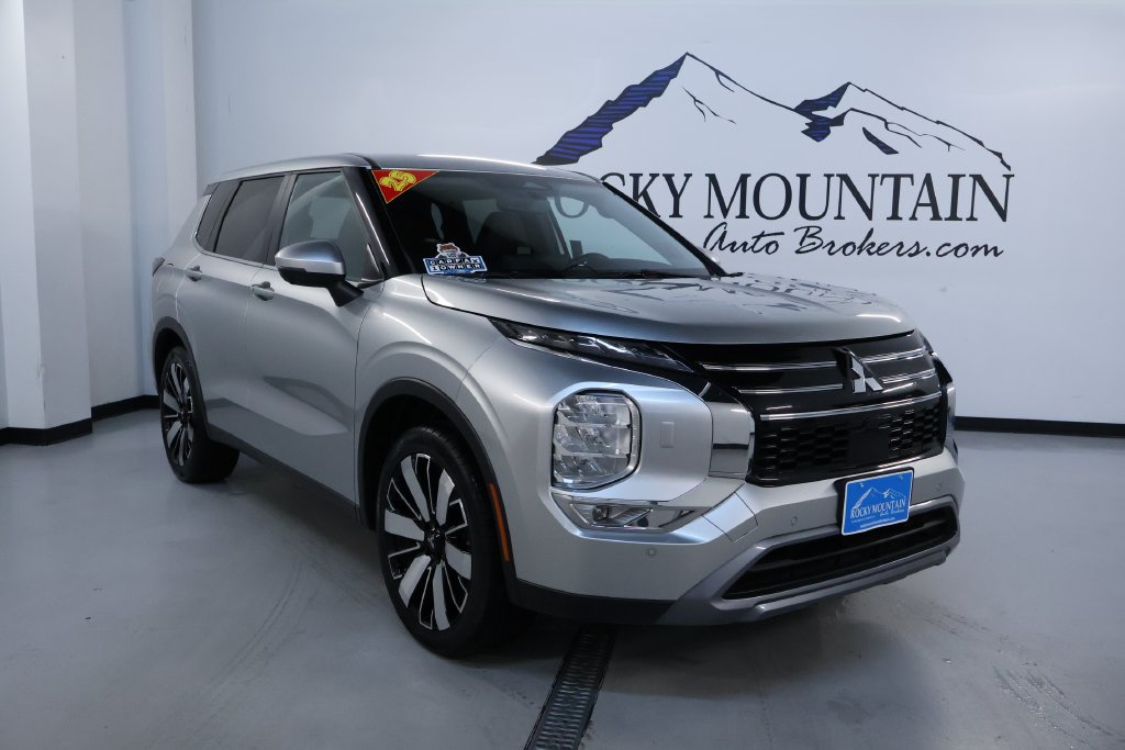 Used 2025 Mitsubishi Outlander SE AWD/4WD 360° Tour