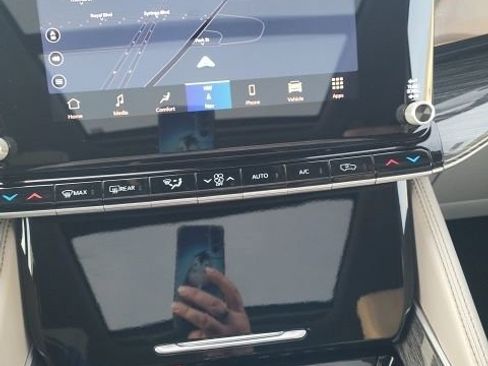 Used 2022 Jeep Wagoneer Series III w/ Premium Group I image 4