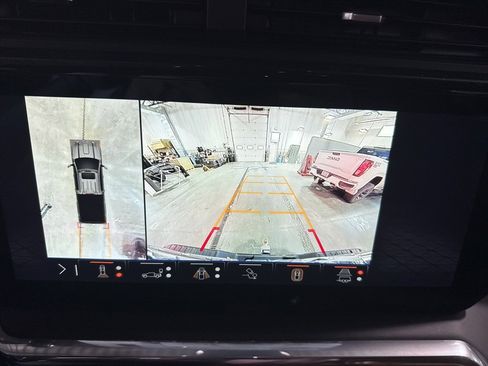 Used 2025 GMC Sierra 2500 Denali Ultimate image 8