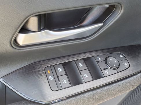 New 2025 Nissan Kicks SV w/ SV Premium Package AWD/4WD image 17