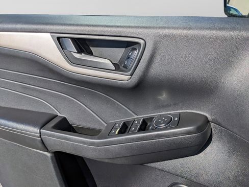 Used 2022 Ford Escape SE image 23