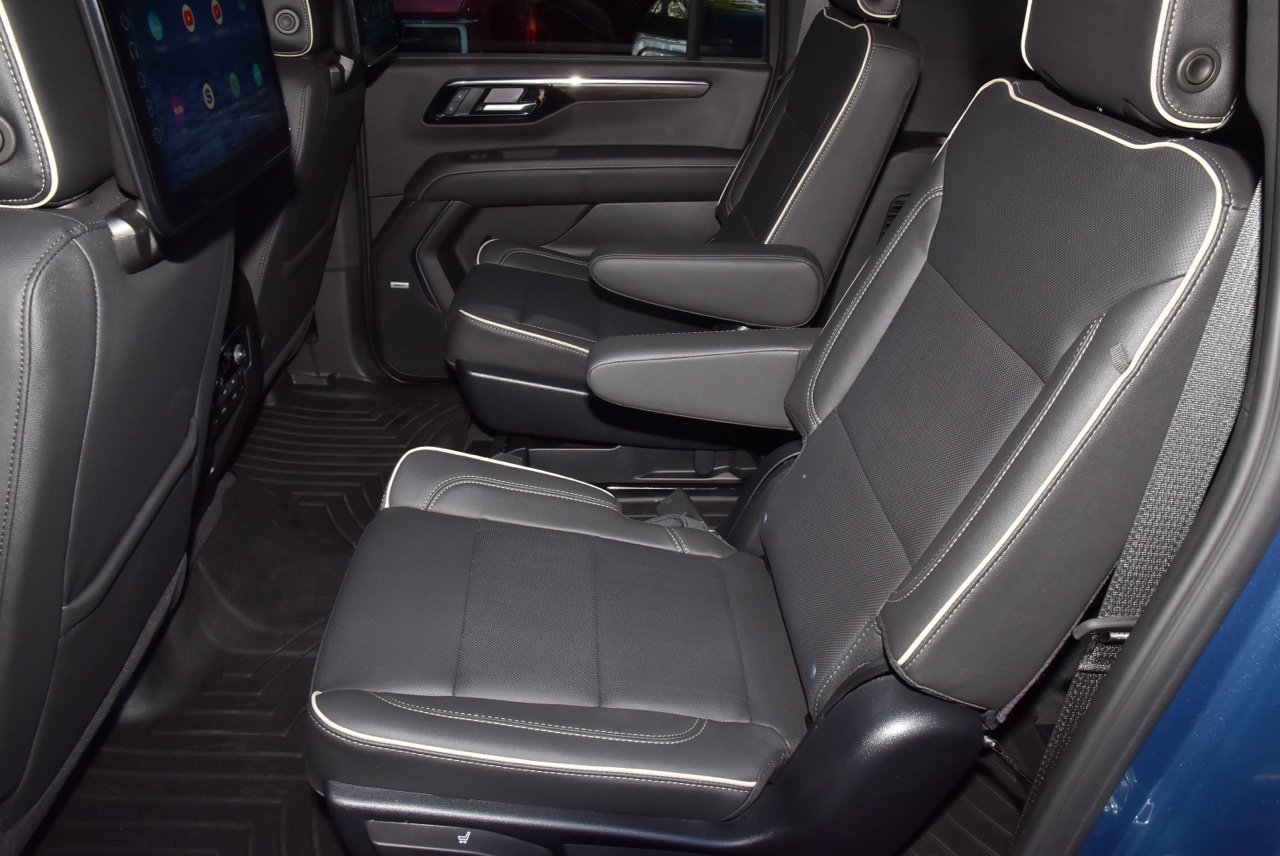 Used 2026 Chevrolet Suburban Premier RWD image 14