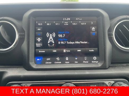 Used 2022 Jeep Wrangler Unlimited Sahara w/ Cold Weather Group AWD/4WD image 23