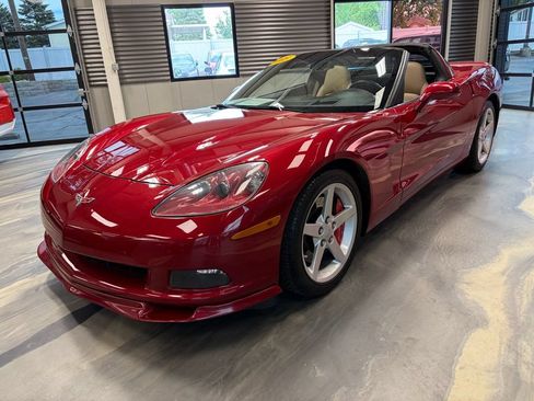 Used 2005 Chevrolet Corvette Coupe w/ Preferred Equipment Group RWD image 5
