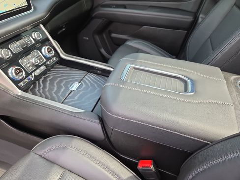 Certified 2023 GMC Yukon Denali AWD/4WD image 10