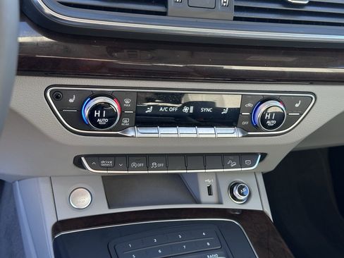 Used 2019 Audi Q5 2.0T Premium w/ Convenience Package image 18