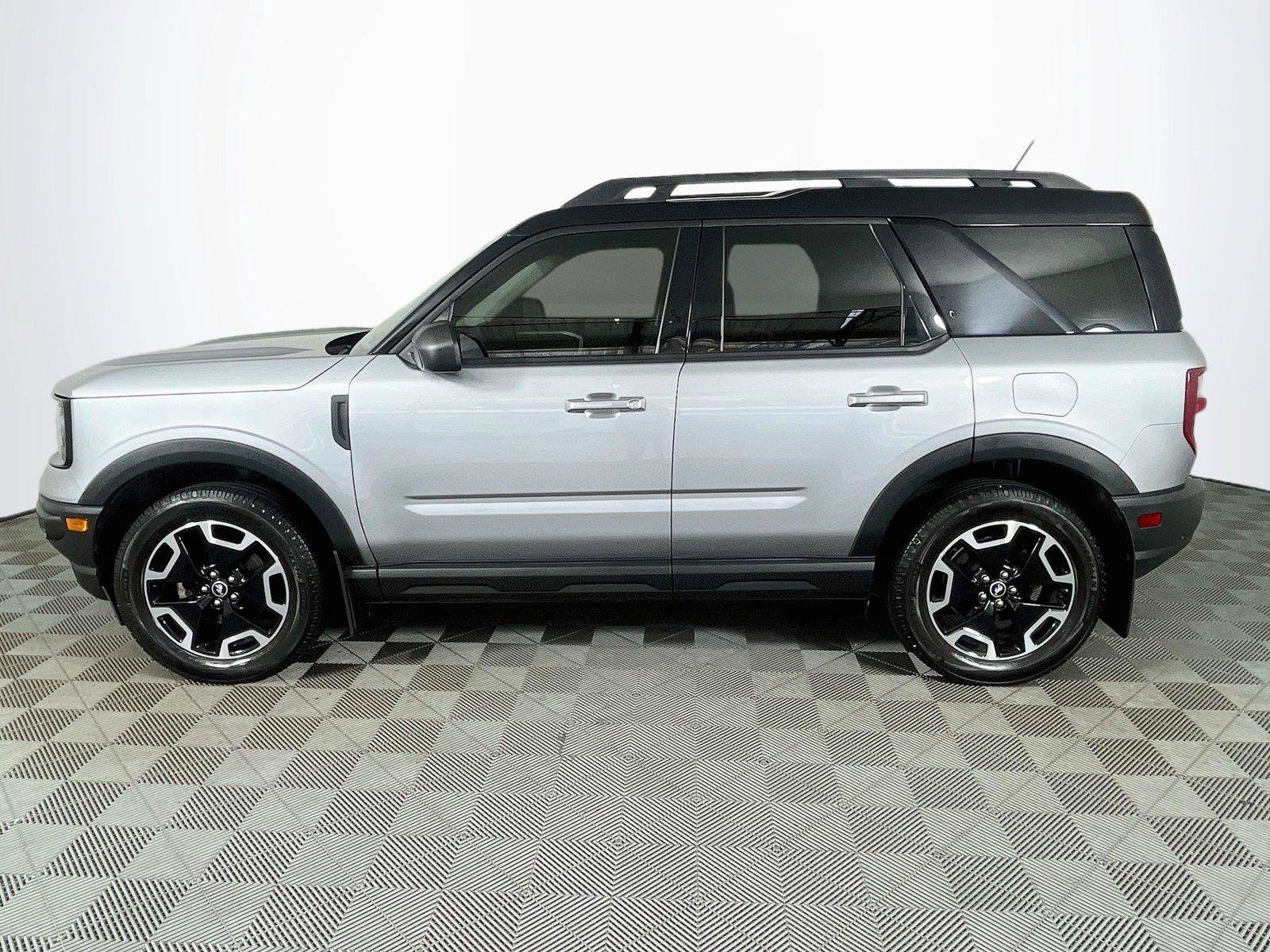 Used 2022 Ford Bronco Sport Outer Banks w/ Tech Package AWD/4WD image 4