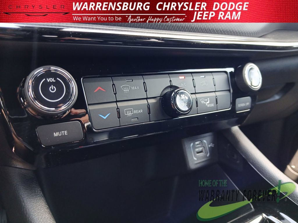 New 2026 Jeep Compass Latitude AWD/4WD image 25