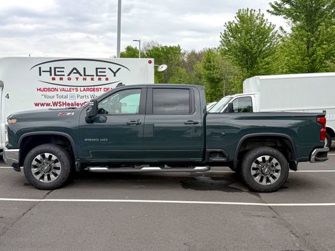 Used 2025 Chevrolet Silverado 2500 LT AWD/4WD image 4