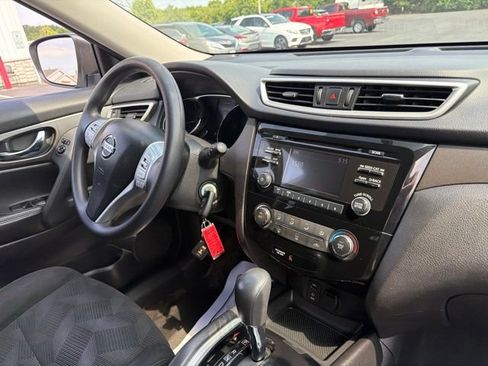 Used 2016 Nissan Rogue S w/ S Family Package FWD image 21