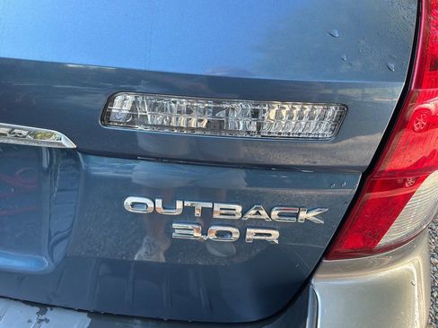 Used 2009 Subaru Outback 3.0R Limited AWD/4WD image 13