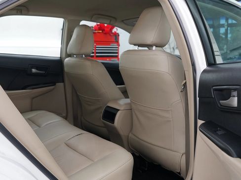Used 2013 Toyota Camry LE FWD image 30
