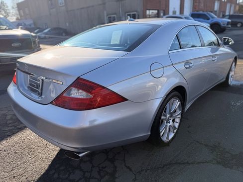 Used 2008 Mercedes-Benz CLS 550 image 4