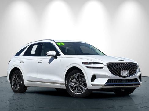 Used 2023 Genesis GV70 2.5T w/ Select Package AWD/4WD image 2