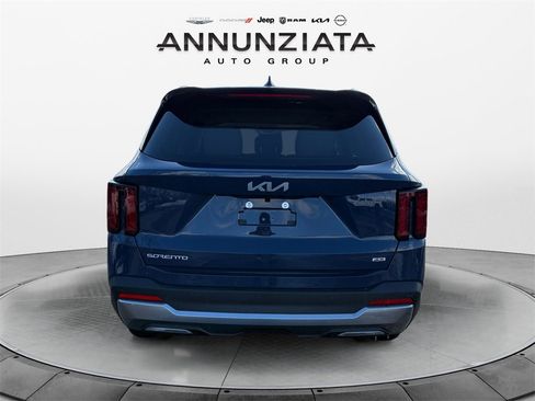 New 2025 Kia Sorento S w/ Panoramic Sunroof Package image 4