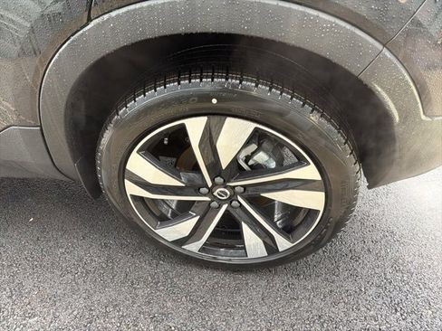 New 2026 Volvo XC40 B5 Plus w/ Protection Package Premier image 6