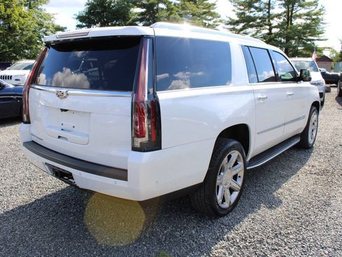 Used 2020 Cadillac Escalade ESV Premium Luxury AWD/4WD image 7