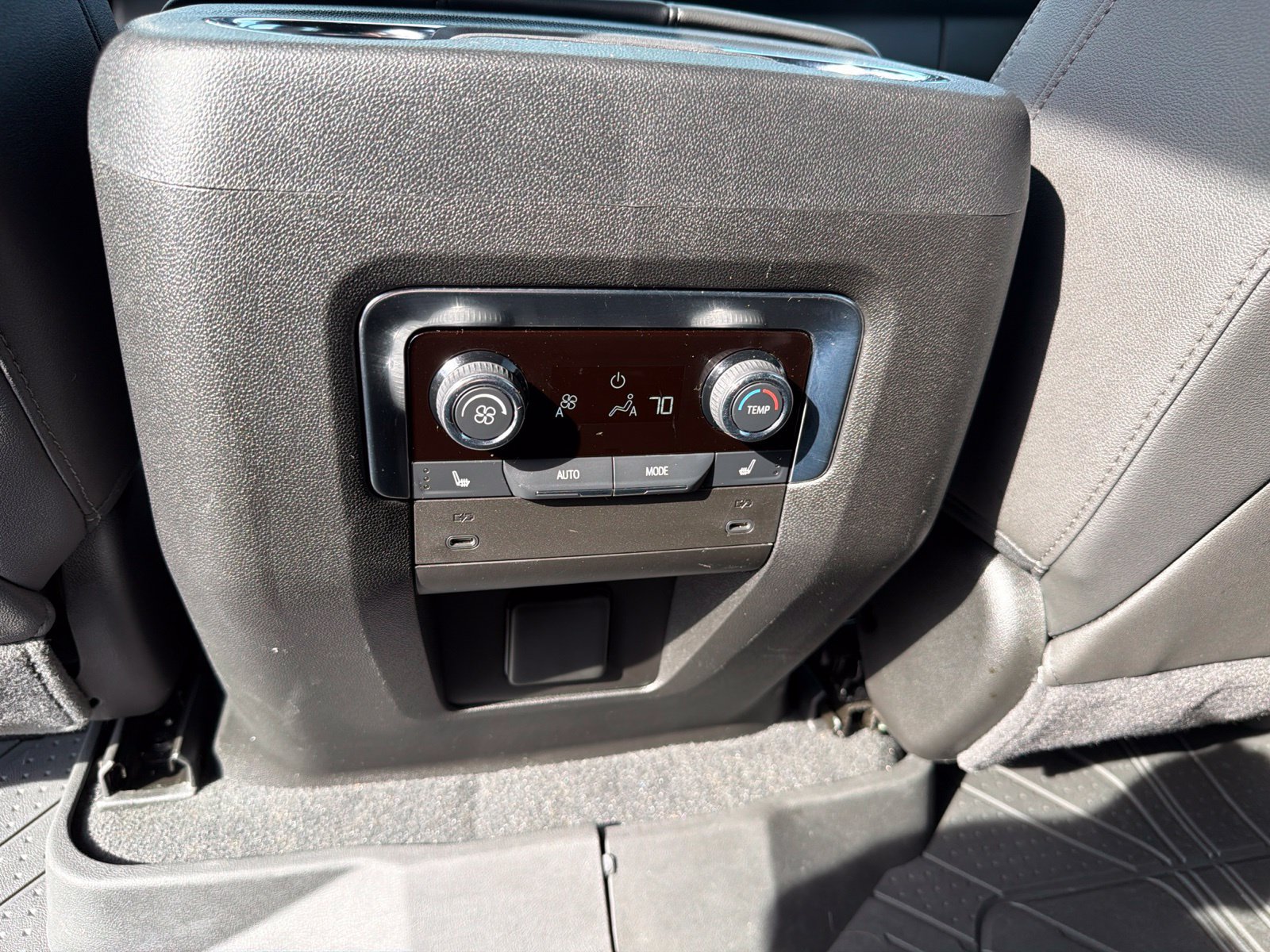 Used 2025 Chevrolet Suburban LT w/ Comfort Package AWD/4WD image 34