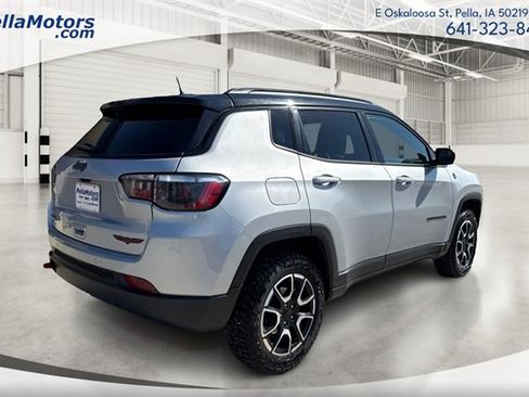 Used 2024 Jeep Compass Trailhawk image 3