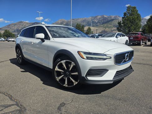 Used 2020 Volvo V60 T5 Cross Country w/ Protection Package Premier AWD/4WD image 3