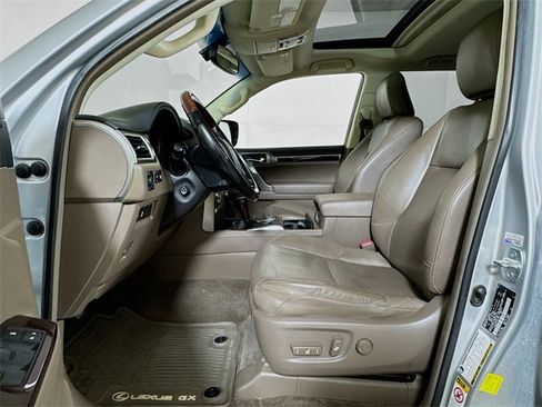 Used 2017 Lexus GX 460 image 20