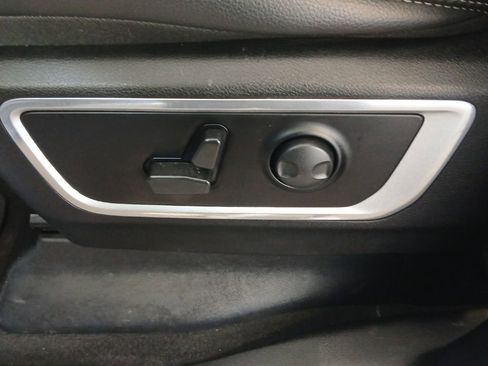Used 2022 RAM 1500 Laramie AWD/4WD image 36