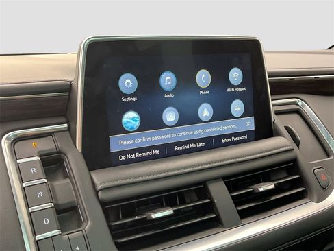 Used 2021 Chevrolet Tahoe Z71 w/ Z71 Signature Package image 13