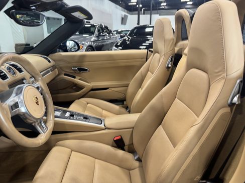 Used 2015 Porsche Boxster S image 10