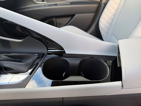 New 2026 Hyundai Elantra Limited FWD image 12