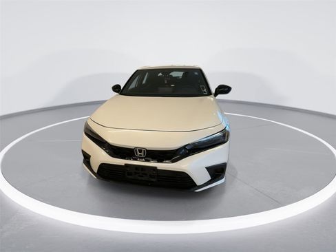 Used 2023 Honda Civic Sport image 2