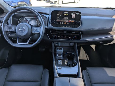 Used 2021 Nissan Rogue SL w/ Premium Package image 16