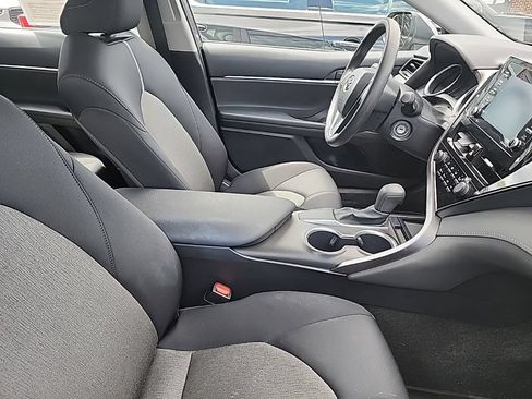 Used 2021 Toyota Camry LE FWD image 11