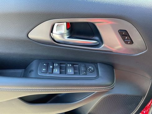 New 2026 Chrysler Pacifica Select AWD/4WD image 8