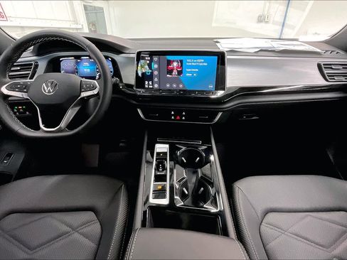 New 2025 Volkswagen Atlas Cross Sport SE image 7