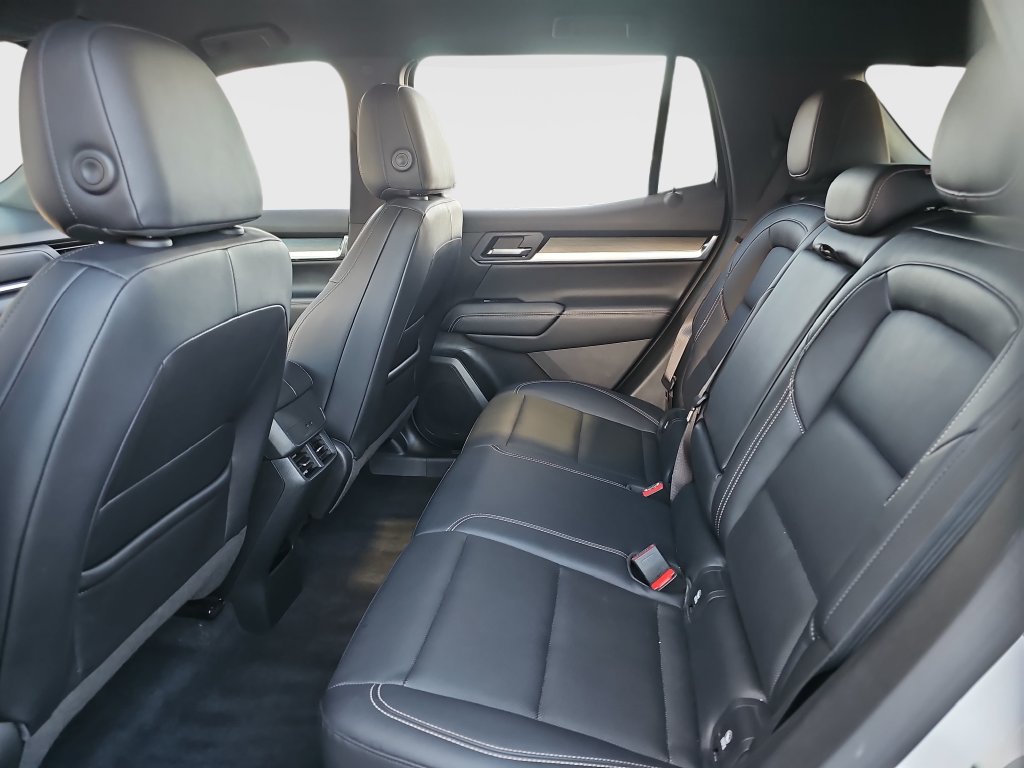 Used 2026 GMC Terrain Elevation w/ Elevation Premium Package FWD image 20