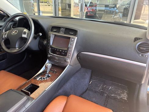 Used 2014 Lexus IS 250C w/ Luxury Package image 29