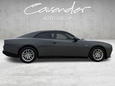 Used 2025 Dodge Charger R/T w/ Sun & Sound Package image 17