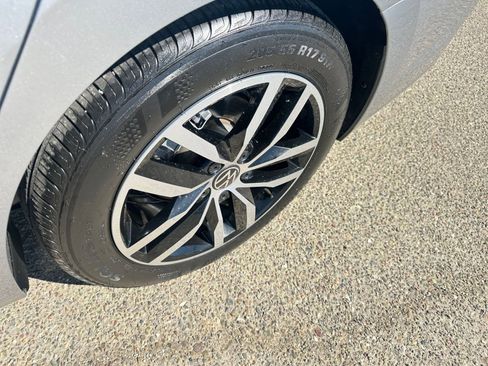 Used 2025 Volkswagen Jetta SE image 30