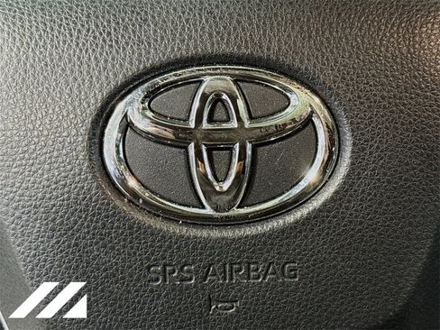 Used 2022 Toyota Sienna XSE image 33