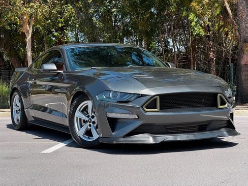 Used 2020 Ford Mustang Coupe RWD image 2