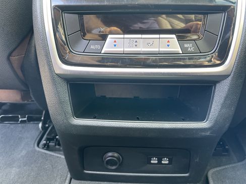 Used 2023 BMW X7 xDrive40i w/ Parking Assistance Package image 45