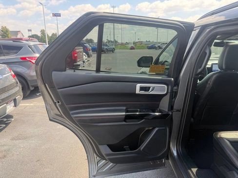 Used 2023 Ford Explorer ST-Line AWD/4WD image 36