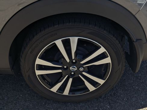Used 2019 Nissan Kicks SR w/ SR Premium Package FWD image 7