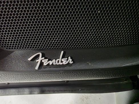 Used 2019 Nissan Titan S image 44