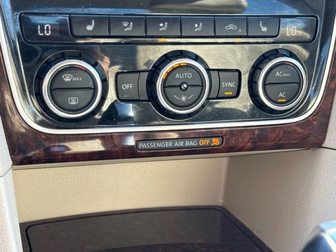 Used 2012 Volkswagen Passat TDI SEL Premium image 16